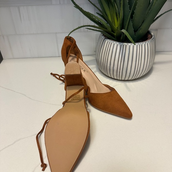 NWOT-Allegra K closed‎ toe suede heels-size 10 - Picture 3 of 4
